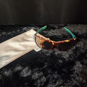 Vintage Oakley Disobey Womans Tortise Shell with Blue Inside Sunglasses with Sof